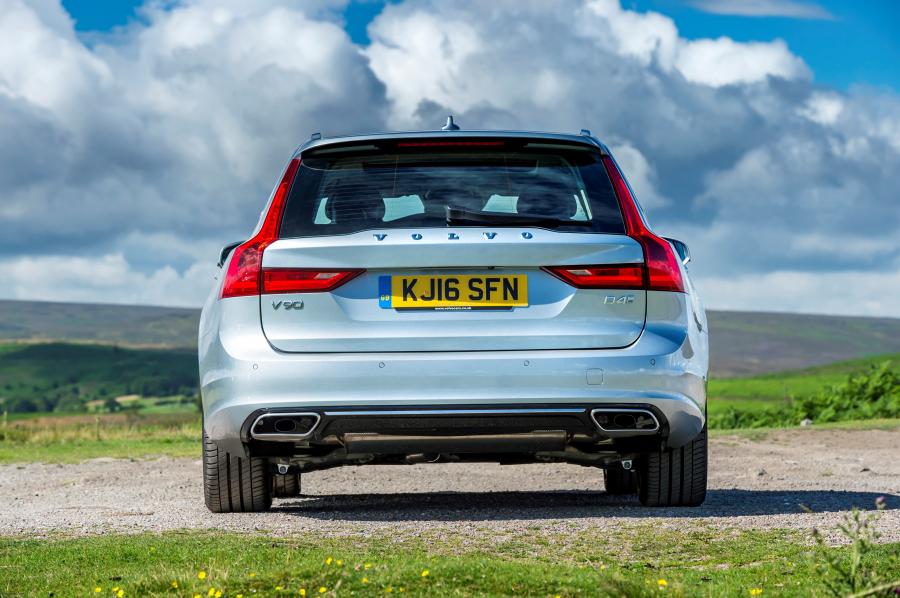  Volvo V90 D4 Inscription 2016 года  (UK) (фото 24 из 30)